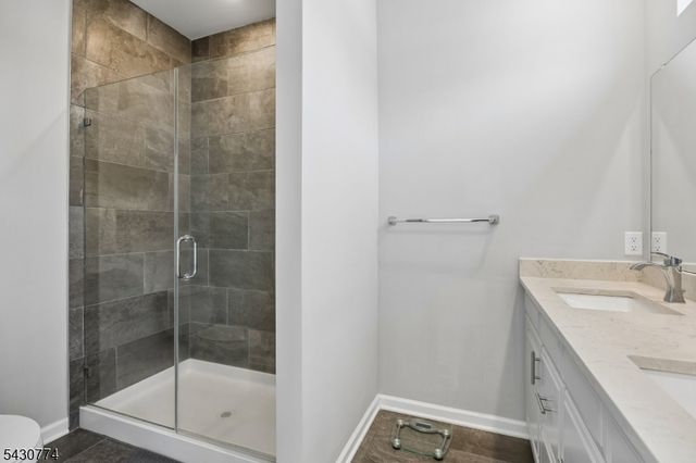 10 Cortland Ct, Livingston Twp., NJ 07039