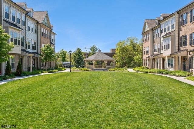 10 Cortland Ct, Livingston Twp., NJ 07039