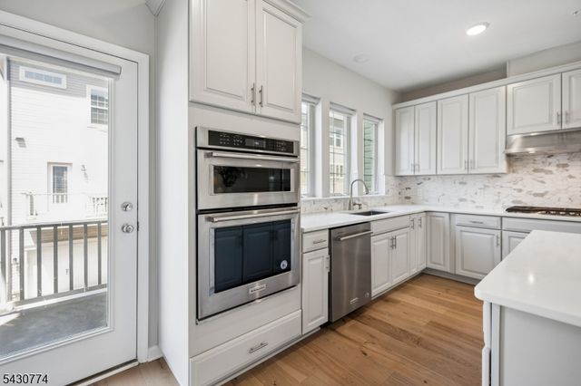10 Cortland Ct, Livingston Twp., NJ 07039