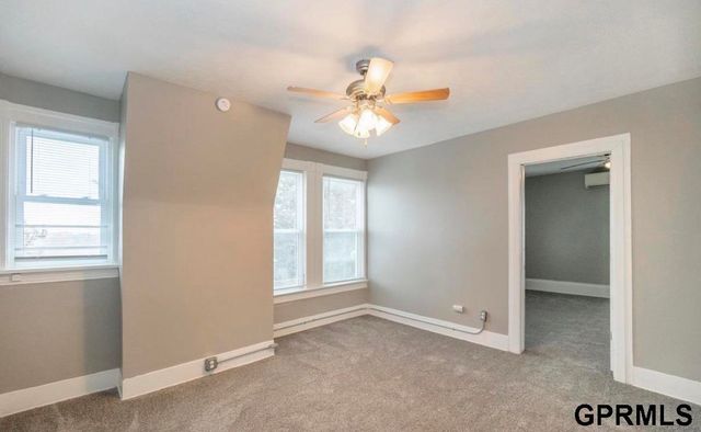 1526 S 29 Street, Omaha, NE 68105