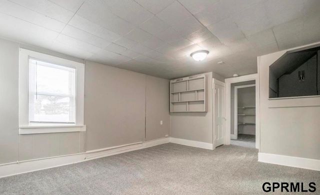 1526 S 29 Street, Omaha, NE 68105