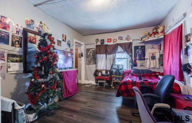 1526 S 29 Street, Omaha, NE 68105