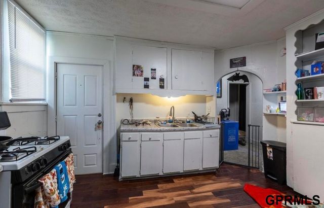 1526 S 29 Street, Omaha, NE 68105