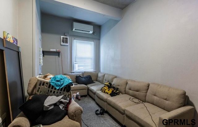 1526 S 29 Street, Omaha, NE 68105