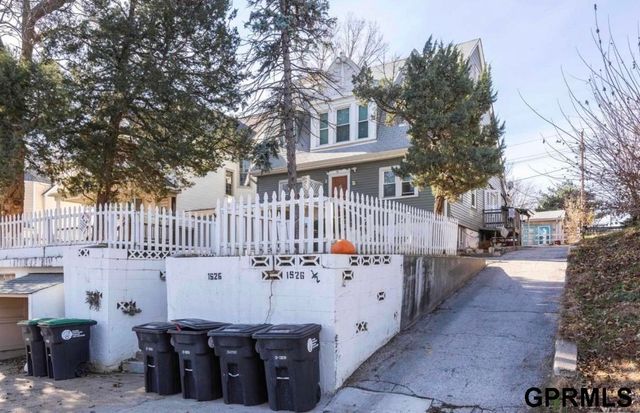 1526 S 29 Street, Omaha, NE 68105