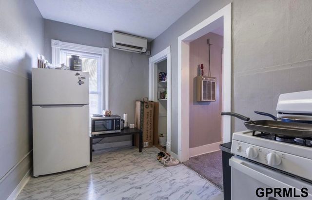 1526 S 29 Street, Omaha, NE 68105