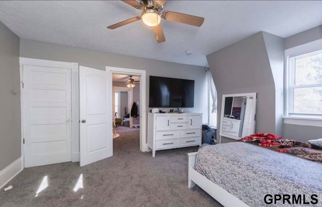 1526 S 29 Street, Omaha, NE 68105