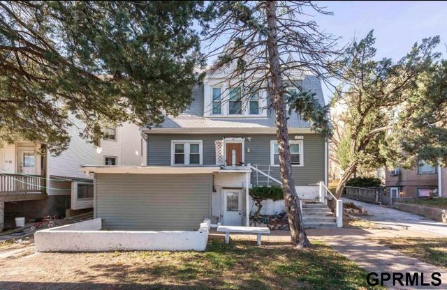1526 S 29 Street, Omaha, NE 68105