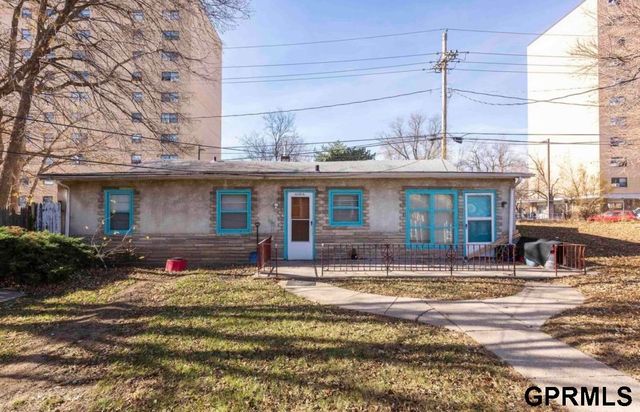 1526 S 29 Street, Omaha, NE 68105