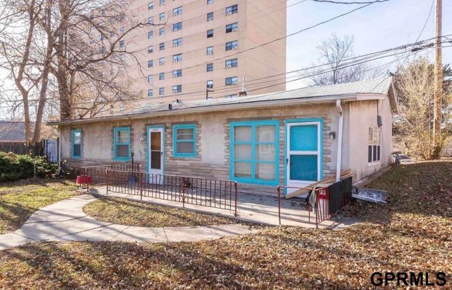 1526 S 29 Street, Omaha, NE 68105