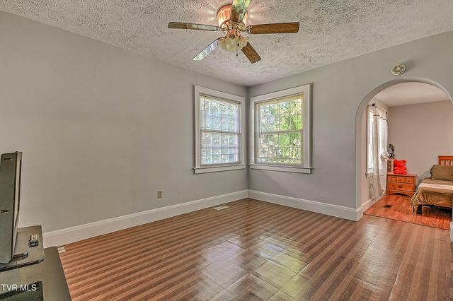 454 Douglas Street, Bristol, VA 24201