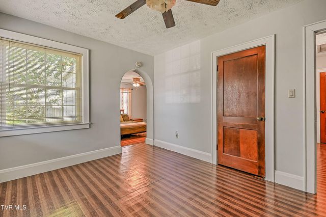 454 Douglas Street, Bristol, VA 24201