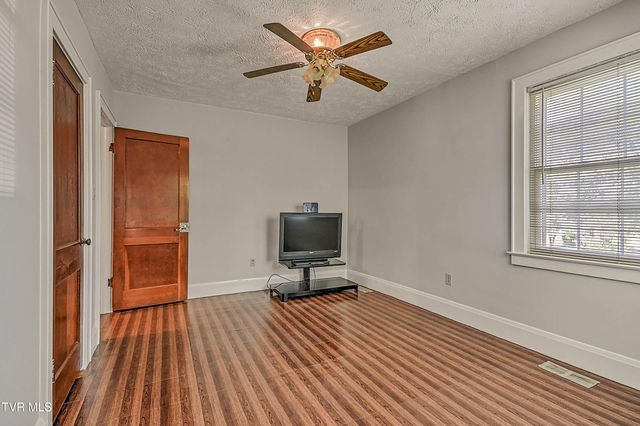 454 Douglas Street, Bristol, VA 24201