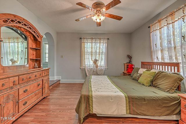 454 Douglas Street, Bristol, VA 24201