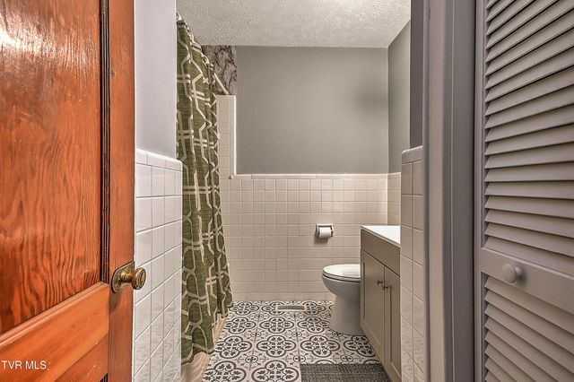 454 Douglas Street, Bristol, VA 24201