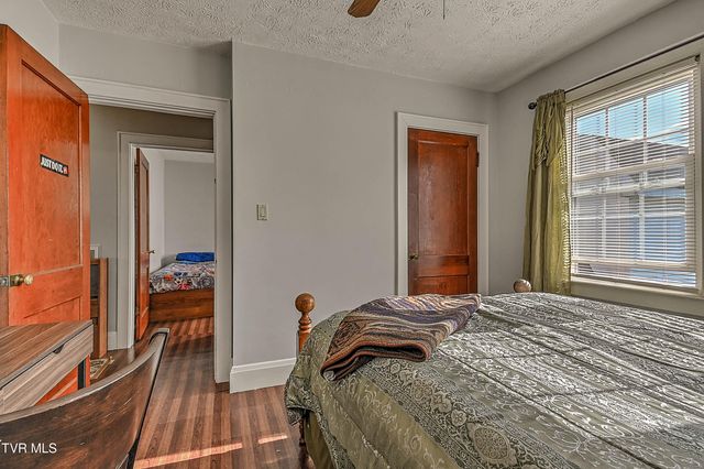 454 Douglas Street, Bristol, VA 24201