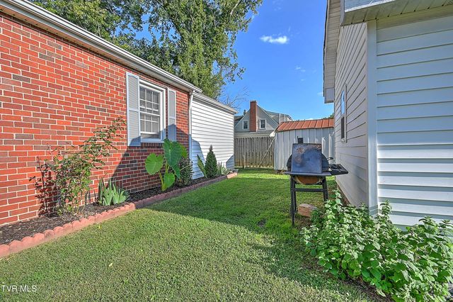454 Douglas Street, Bristol, VA 24201
