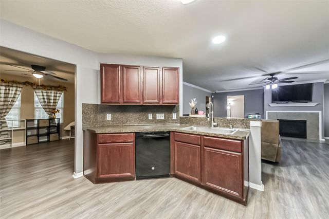 5435 Ginseng Drive, Baytown, TX 77521