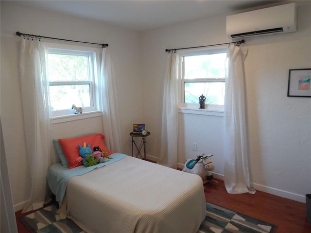 5487 70TH WAY N, St Petersburg, FL 33709