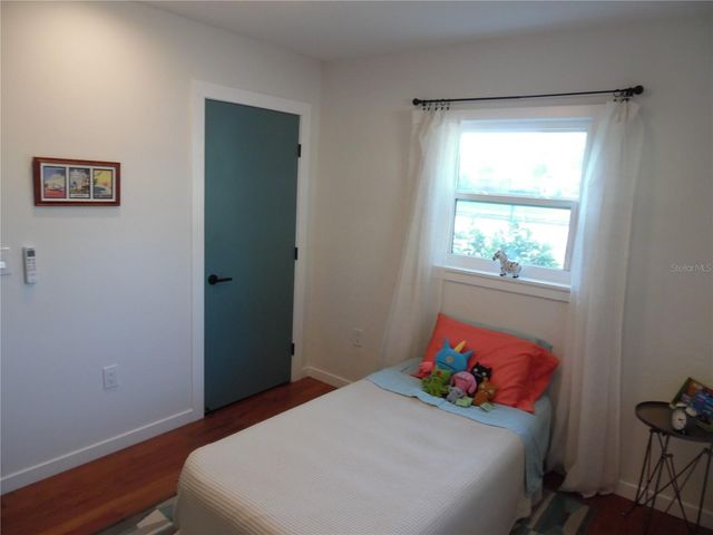 5487 70TH WAY N, St Petersburg, FL 33709