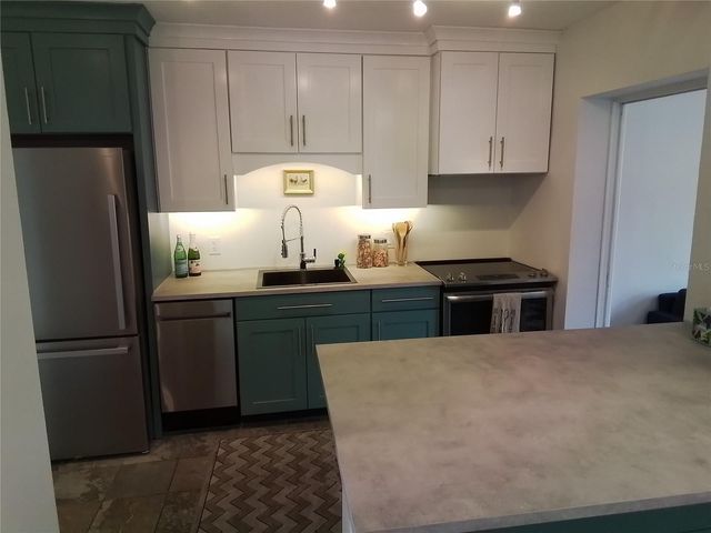 5487 70TH WAY N, St Petersburg, FL 33709