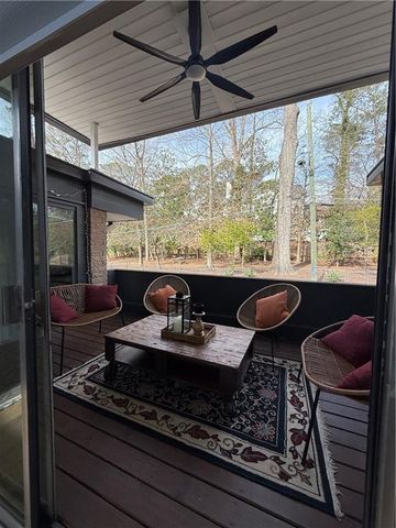 4346 Chastain Walk, Atlanta, GA 30342