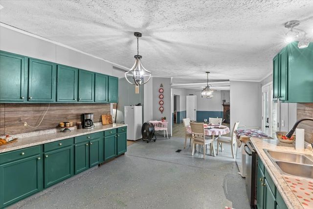 187 Knob Hill Circle, Dothan, AL 36301