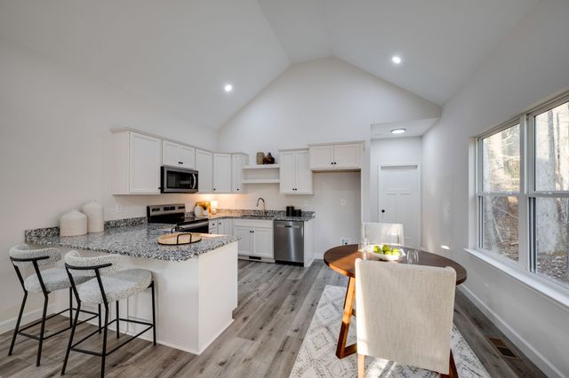 155 Lynn Lane, Charlotte, TN 37036