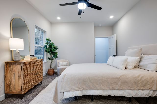 155 Lynn Lane, Charlotte, TN 37036