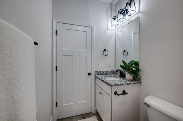 155 Lynn Lane, Charlotte, TN 37036