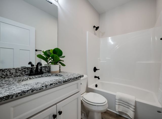 155 Lynn Lane, Charlotte, TN 37036