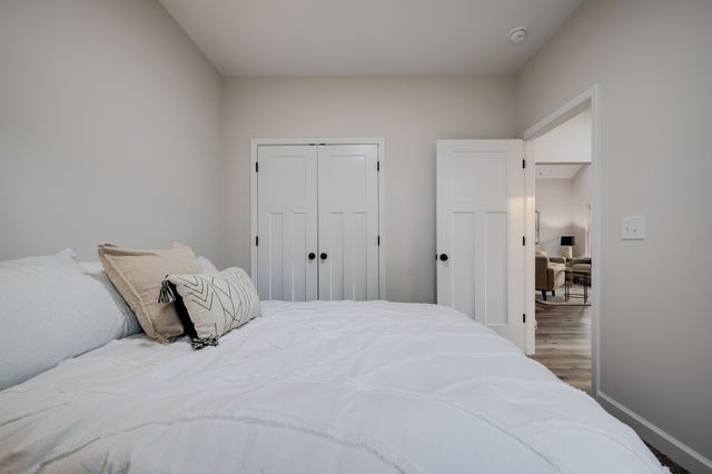 155 Lynn Lane, Charlotte, TN 37036