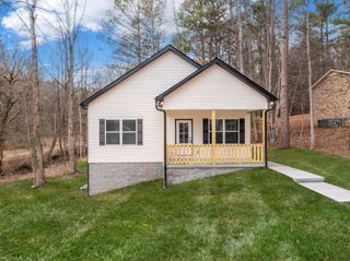 155 Lynn Lane, Charlotte, TN 37036