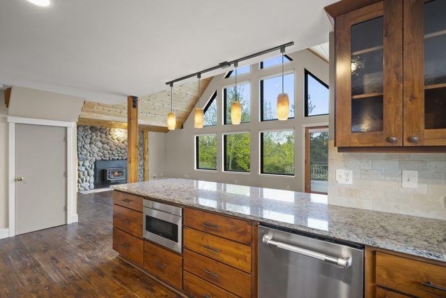 19415 W Campbell Road, Bend, OR 97702