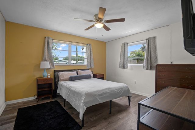 5221 SW 89th Avenue, Cooper City, FL 33328