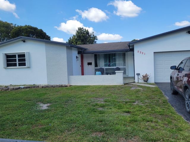 5221 SW 89th Avenue, Cooper City, FL 33328