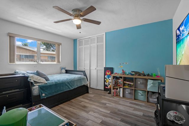 5221 SW 89th Avenue, Cooper City, FL 33328