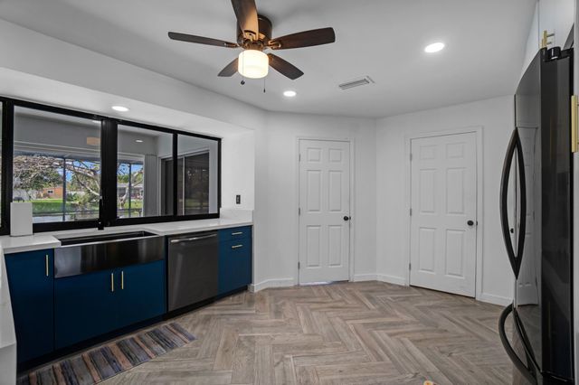 5221 SW 89th Avenue, Cooper City, FL 33328