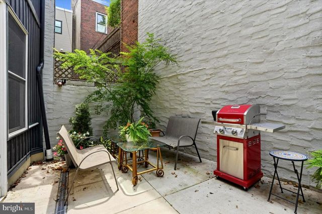 930 S BEULAH ST, Philadelphia, PA 19147