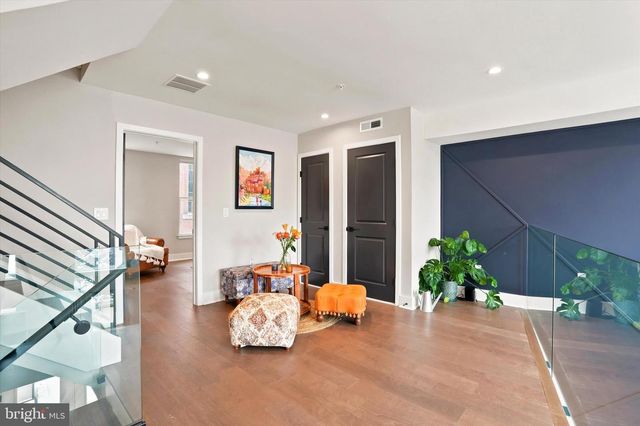 930 S BEULAH ST, Philadelphia, PA 19147