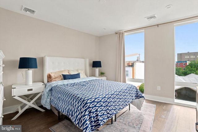 930 S BEULAH ST, Philadelphia, PA 19147