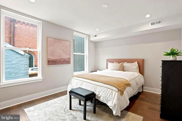 930 S BEULAH ST, Philadelphia, PA 19147