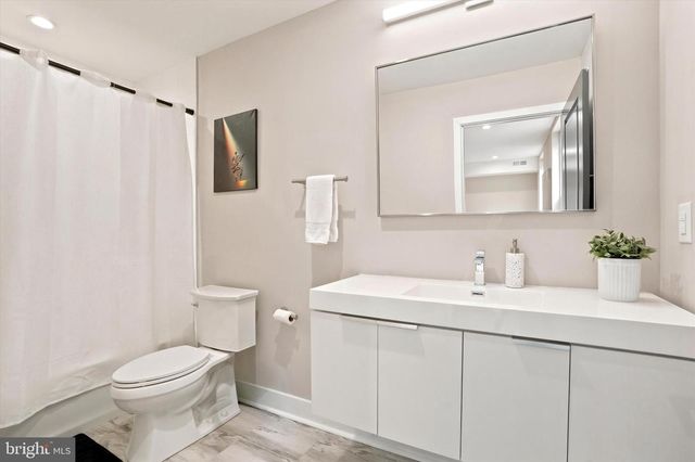 930 S BEULAH ST, Philadelphia, PA 19147
