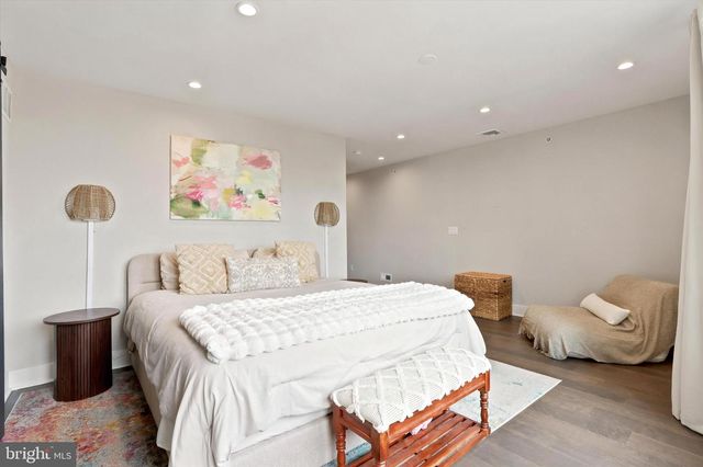 930 S BEULAH ST, Philadelphia, PA 19147