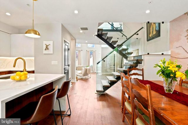 930 S BEULAH ST, Philadelphia, PA 19147