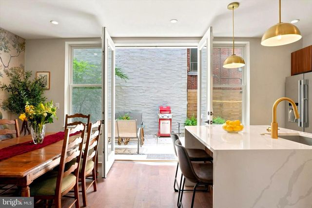 930 S BEULAH ST, Philadelphia, PA 19147