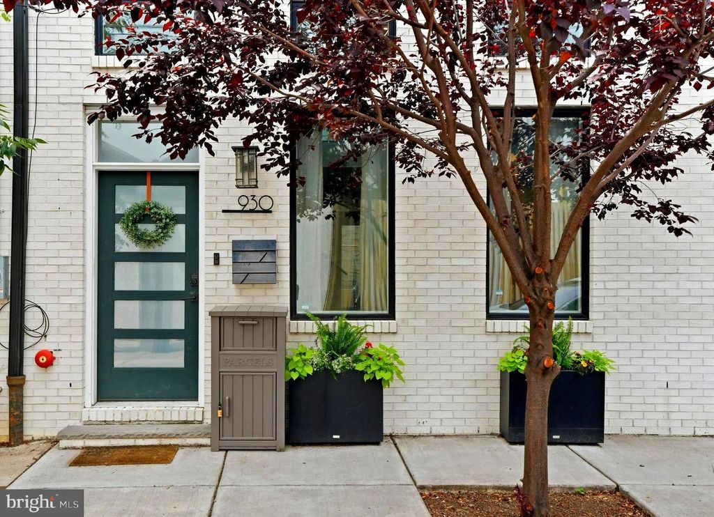 930 S BEULAH ST, Philadelphia, PA 19147