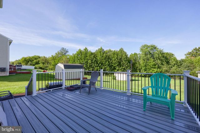 3170 PEBBLE RUN DR, Dover, PA 17315