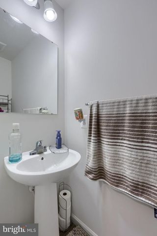 3170 PEBBLE RUN DR, Dover, PA 17315