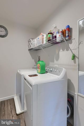 3170 PEBBLE RUN DR, Dover, PA 17315